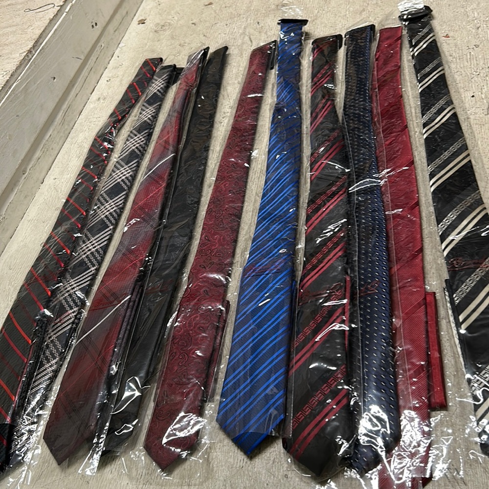 10 pieces mens tie with handkerchief - new
